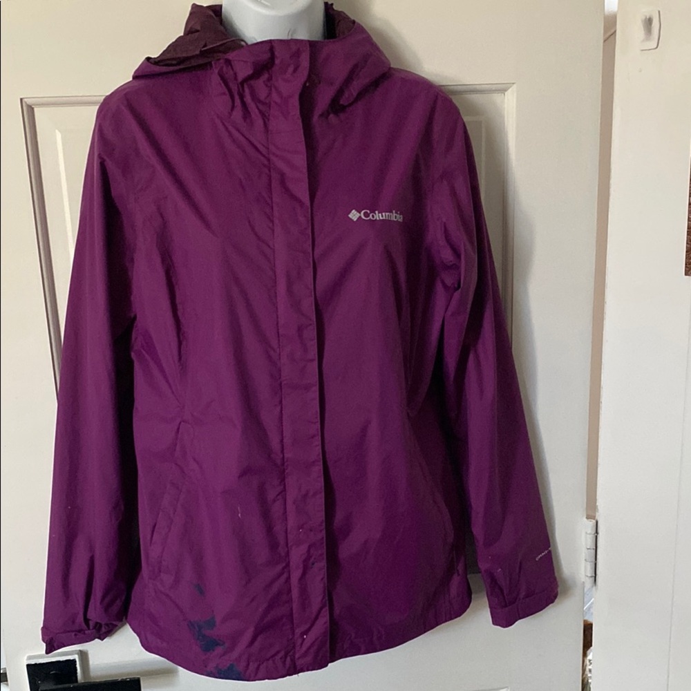 5/$20 - Columbia Purple water-resistant windbreaker- Size S